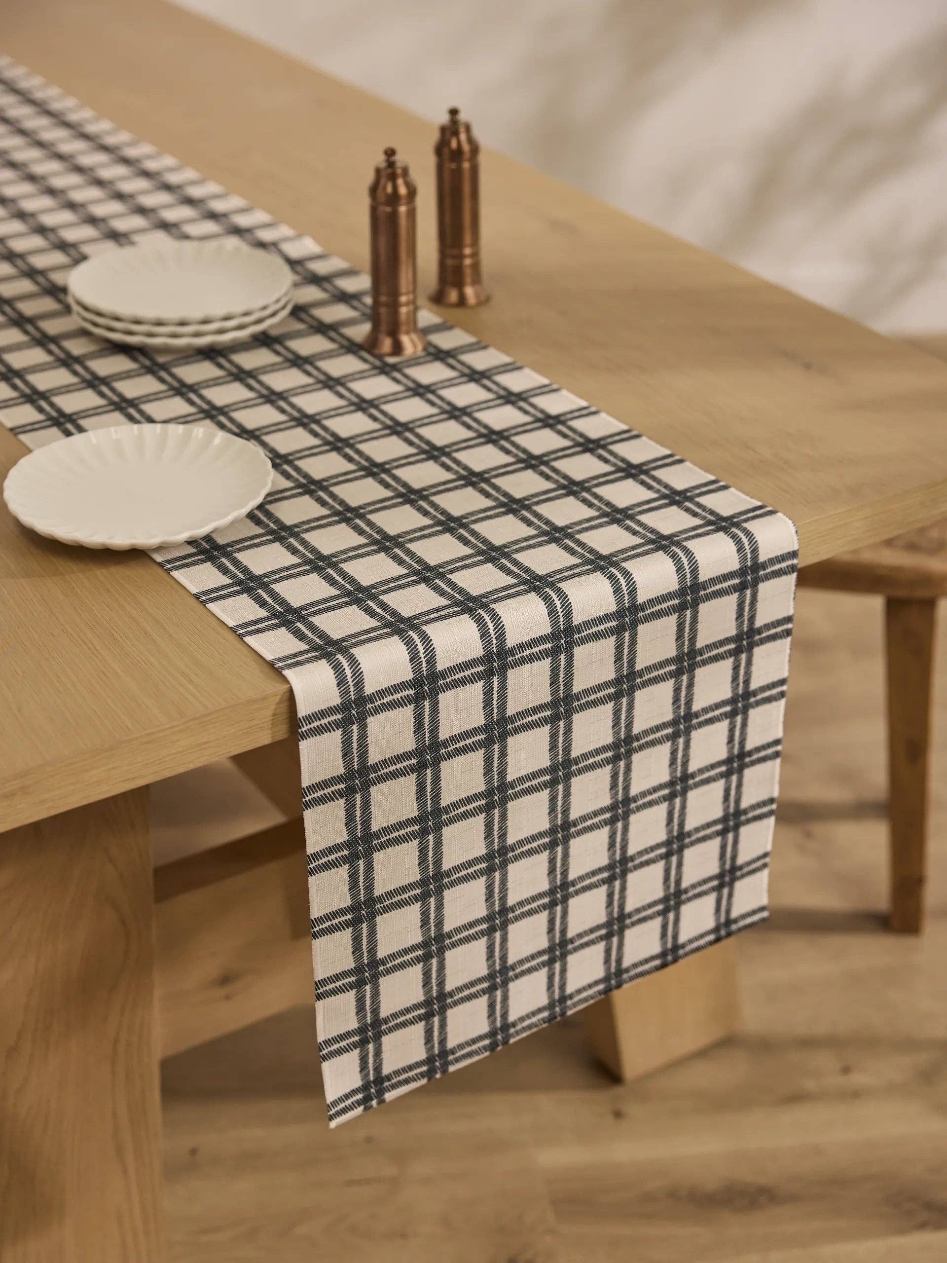 Blackstone Table Runner: Medium - 16" x 90"