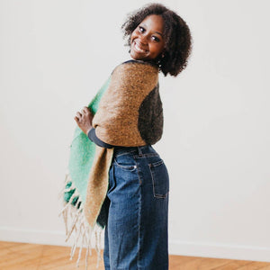 Wavy Elegance Fringe Scarf: Brown/Taupe