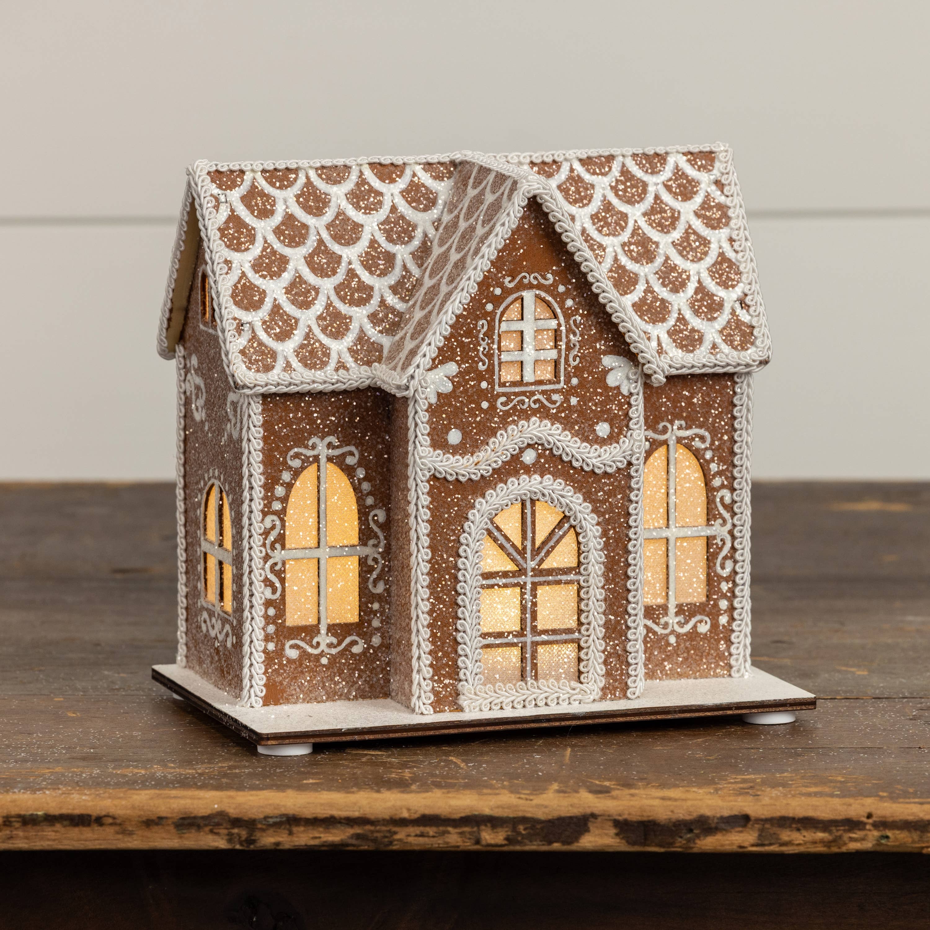 8" LIGHTED GINGERBREAD MANOR