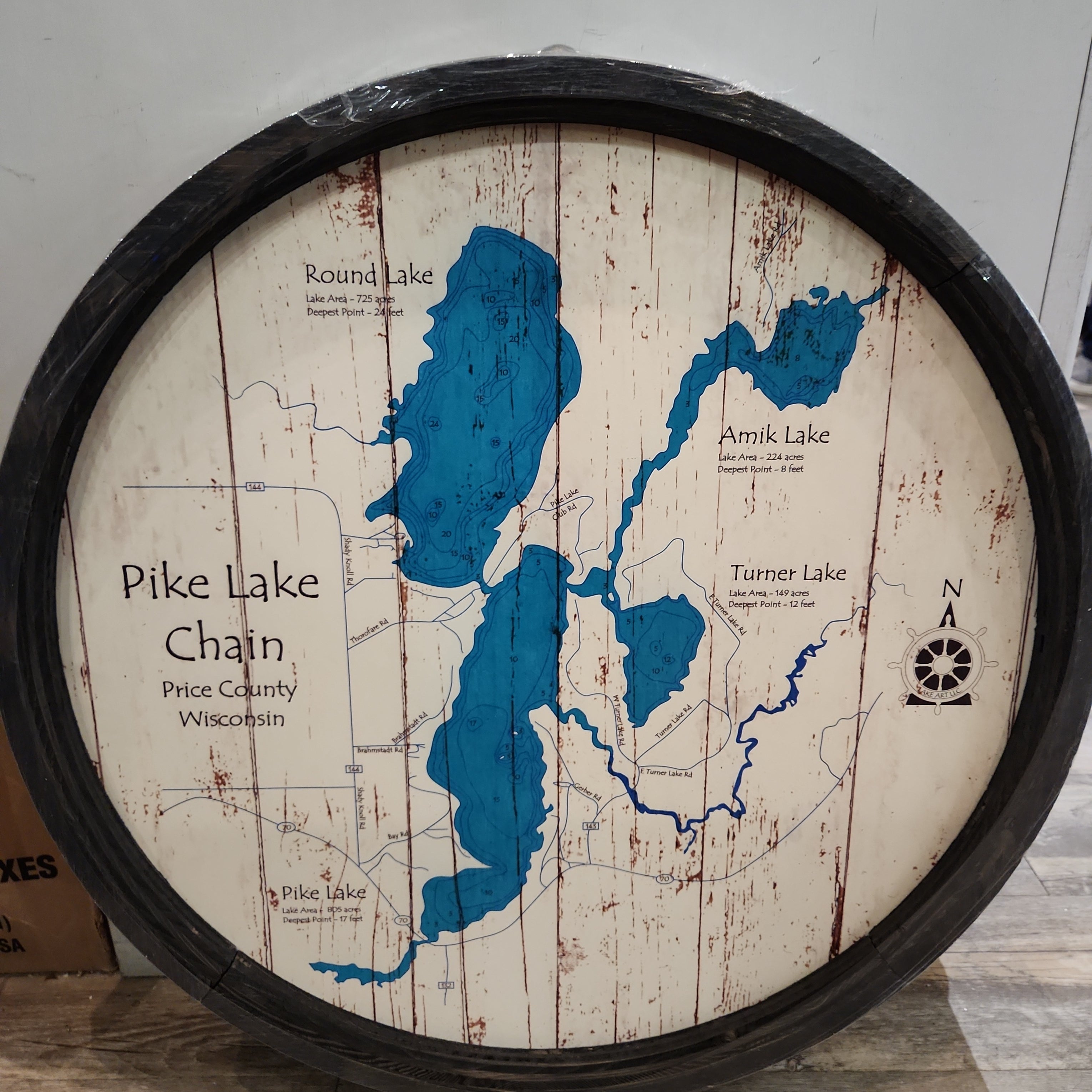 Pike Lake Chain Barrel End Style Lake Art 23" Round Red Barn