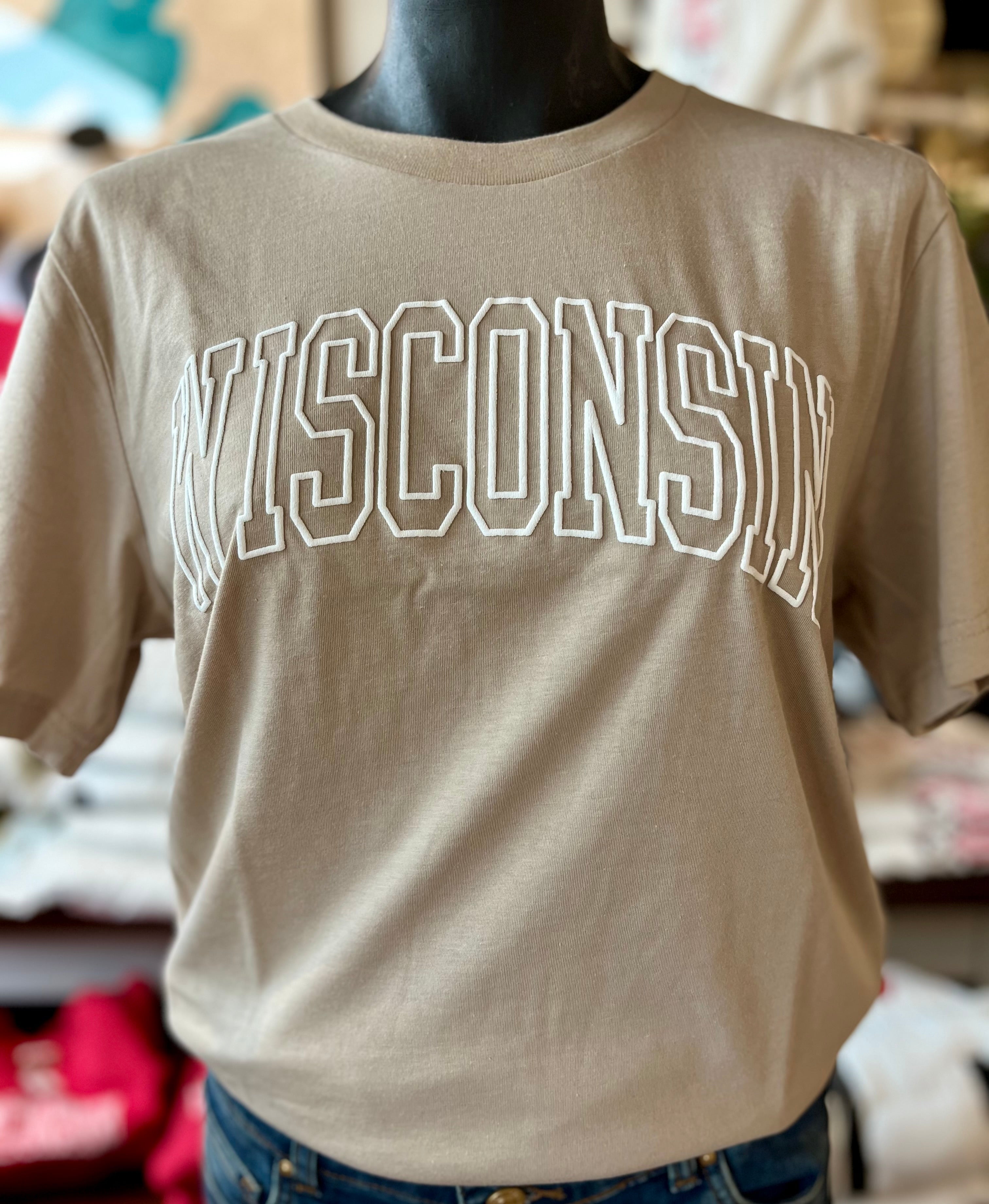 WISCONSIN PUFF PRINT Graphic T-shirt: Tan