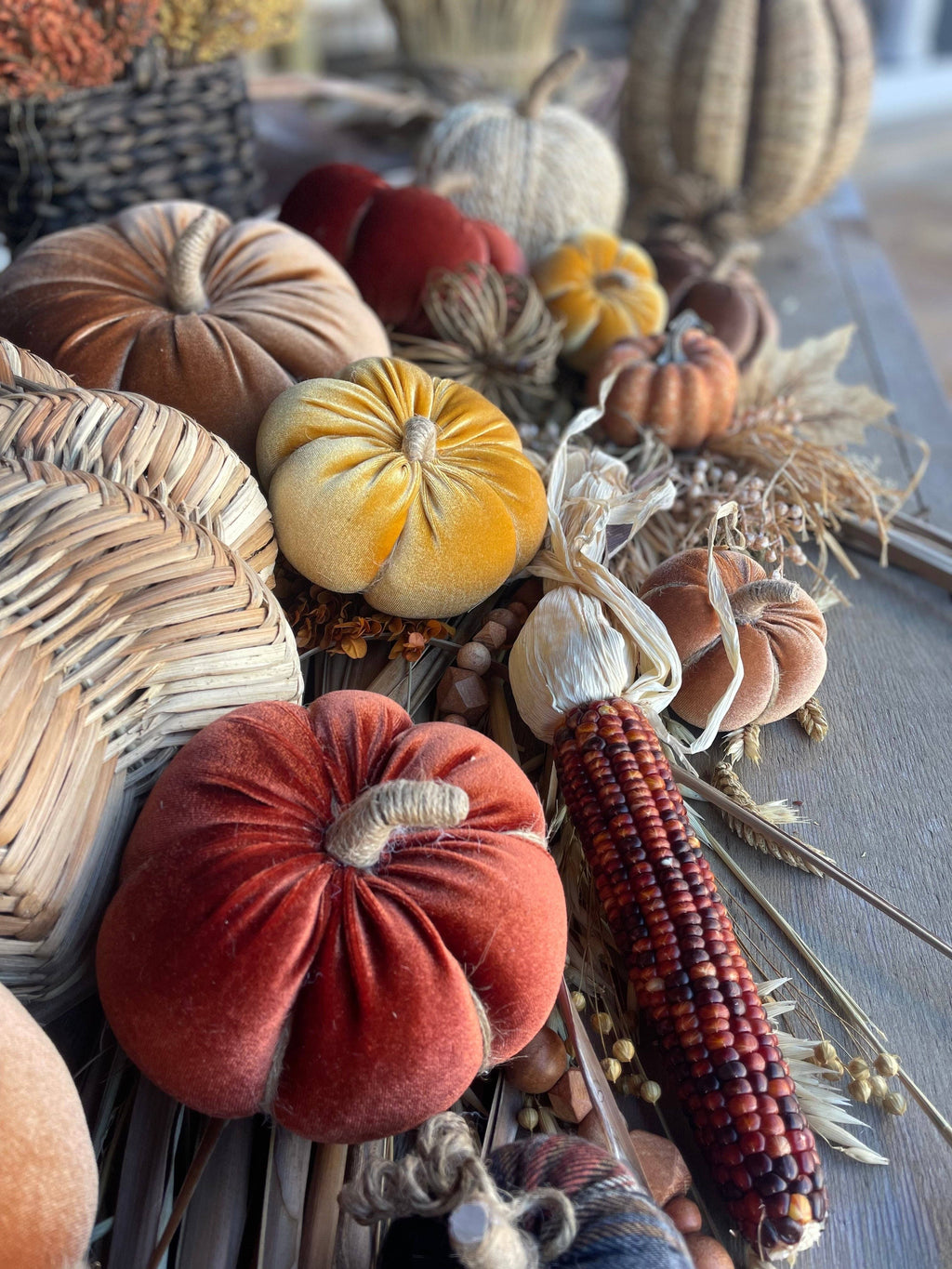 CF-3123 - Lrg. Cinnamon Velvet Fall Pumpkin