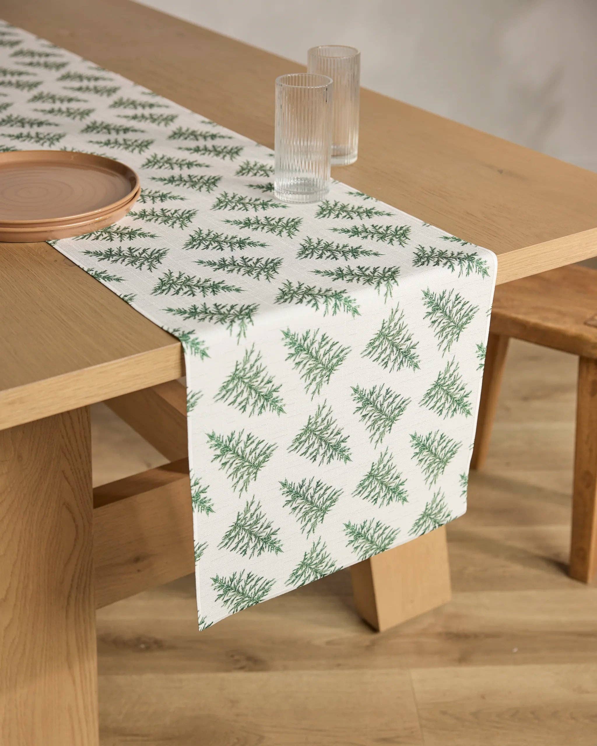 Cedar Table Runner: Medium - 16" x 90"