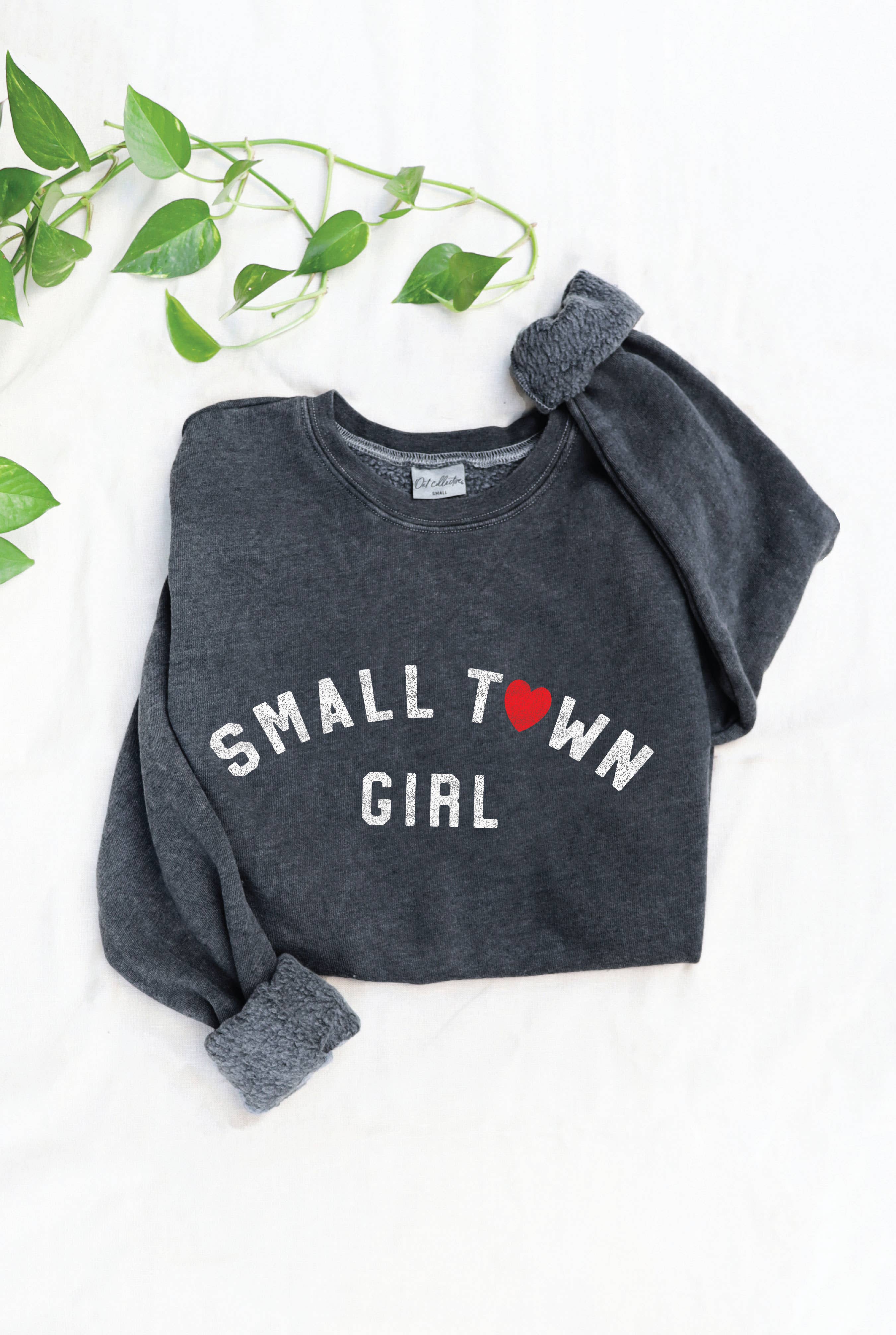 SMALL TOWN GIRL Mineral Graphic Sweatshirt: VINTAGE BLACK / L