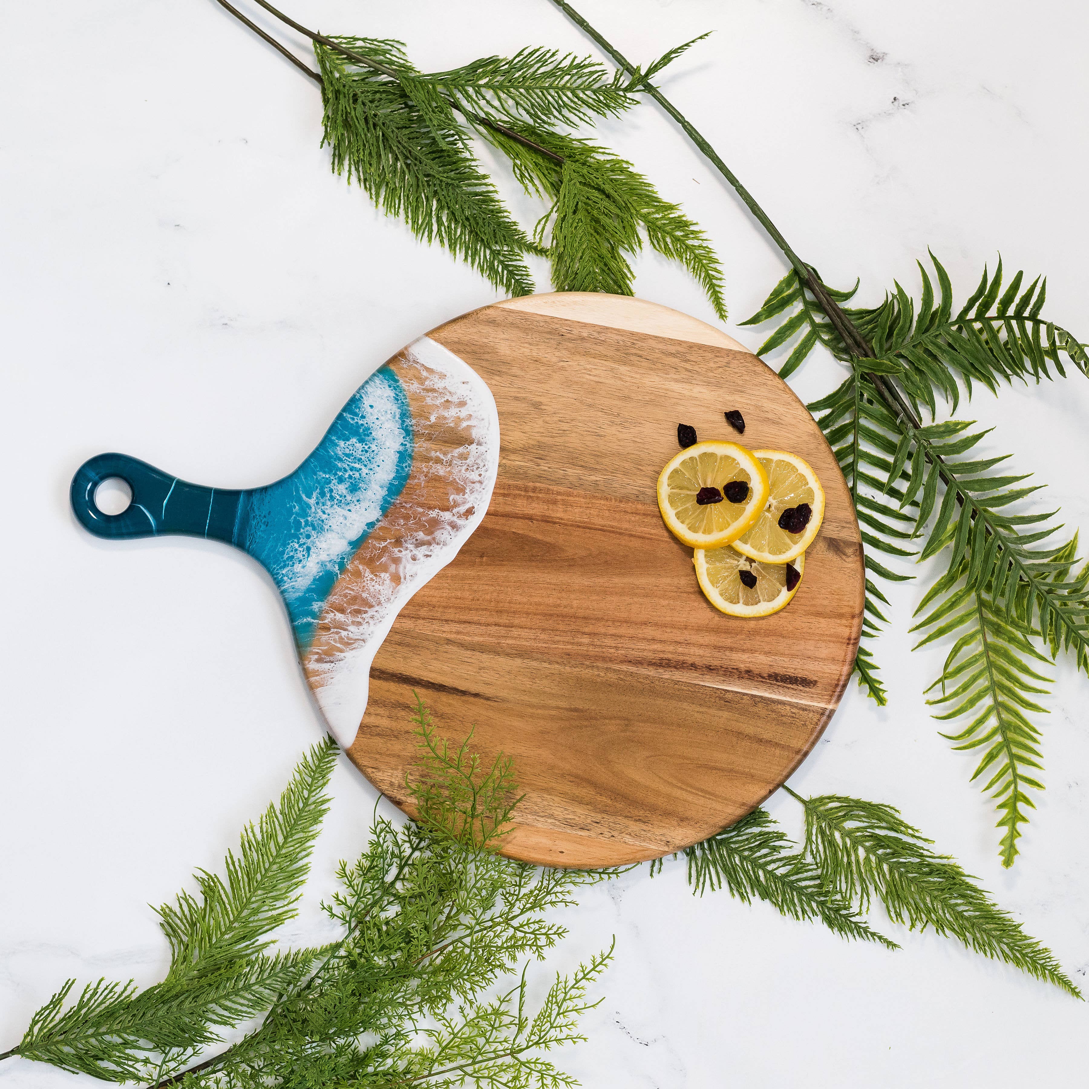 Resin cheese boards /Charcuterie Board 12" Round with handle: Northern Lights