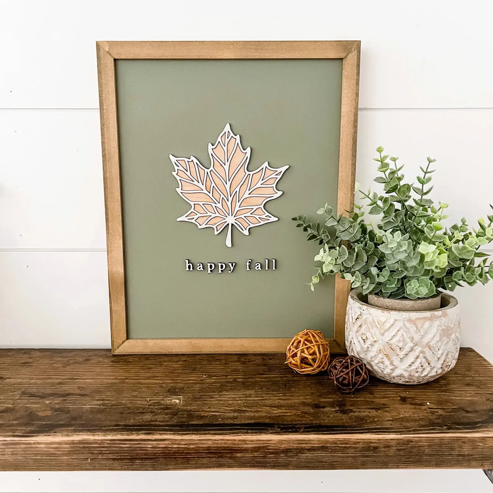 Happy Fall Leaf Sign: Leaf With Inner Pieces