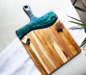 Northern Lights Collection Bread Board (12"x18")