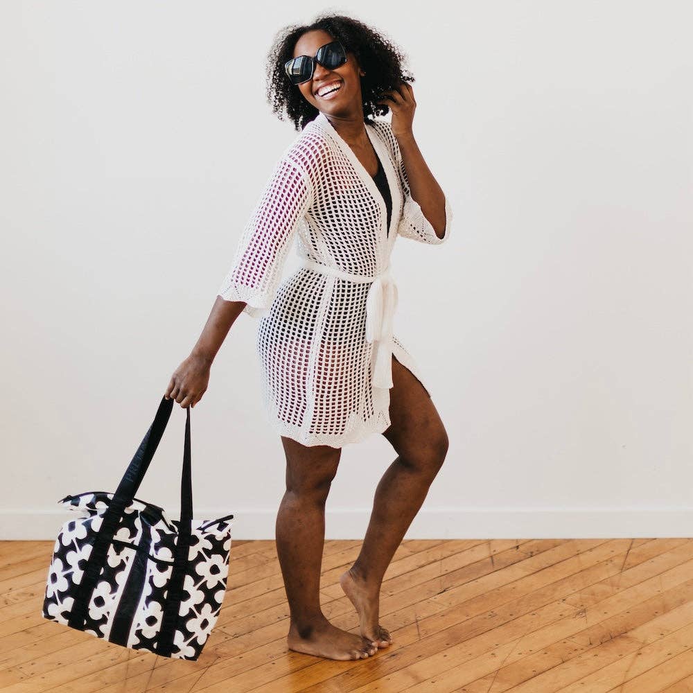 Coastal Views Crochet Tie Kimono: Black