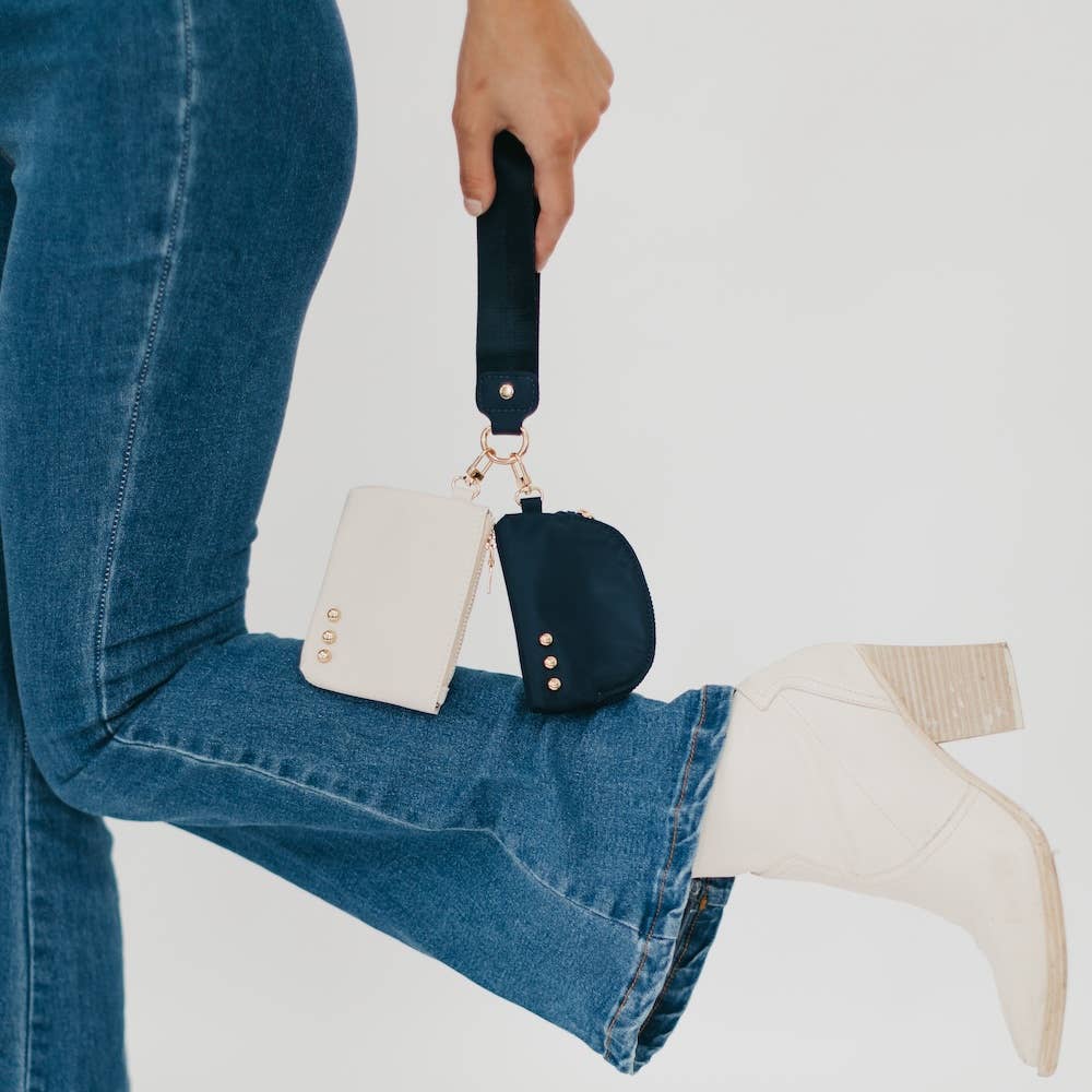Dolly Dual Pouch Wristlet : Leopard/White