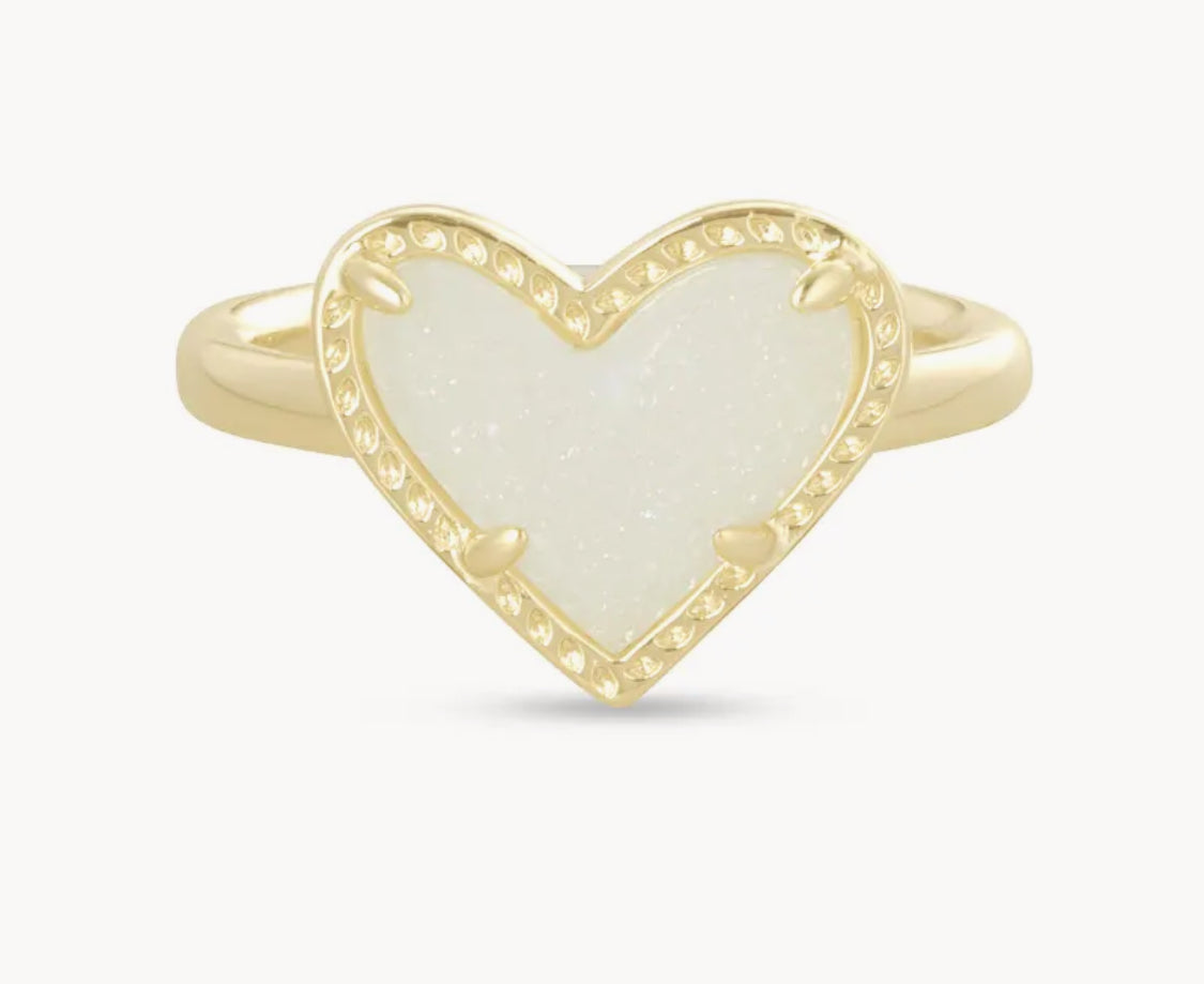 ARI HEART BAND RING