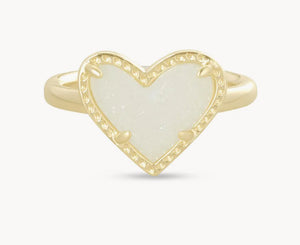 ARI HEART BAND RING