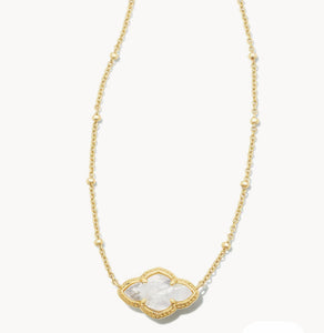 ABBIE PENDANT NECKLACE - MOTHER OF PEARL