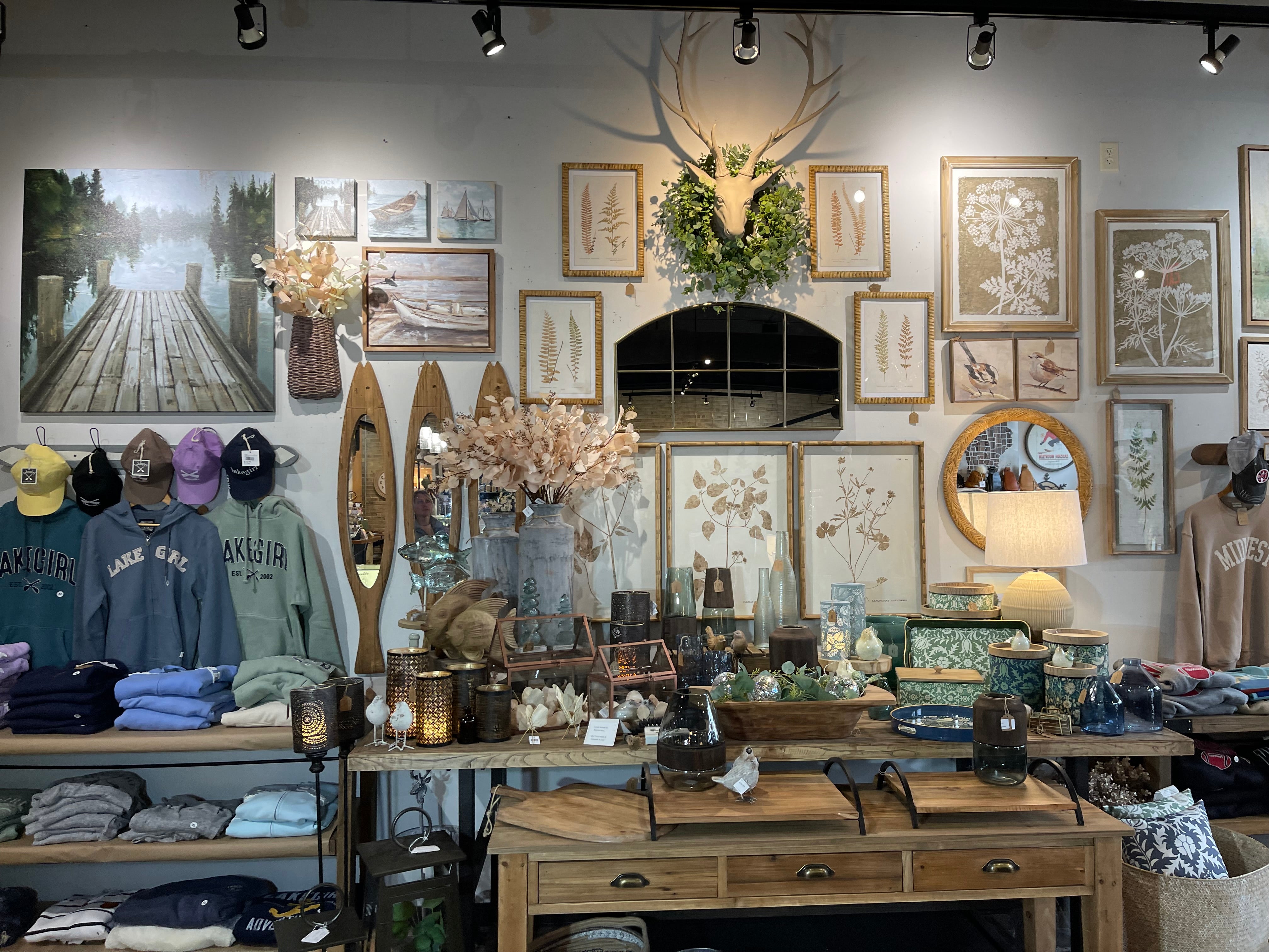 red barn dress store Dressbarn Closing All 650 Stores