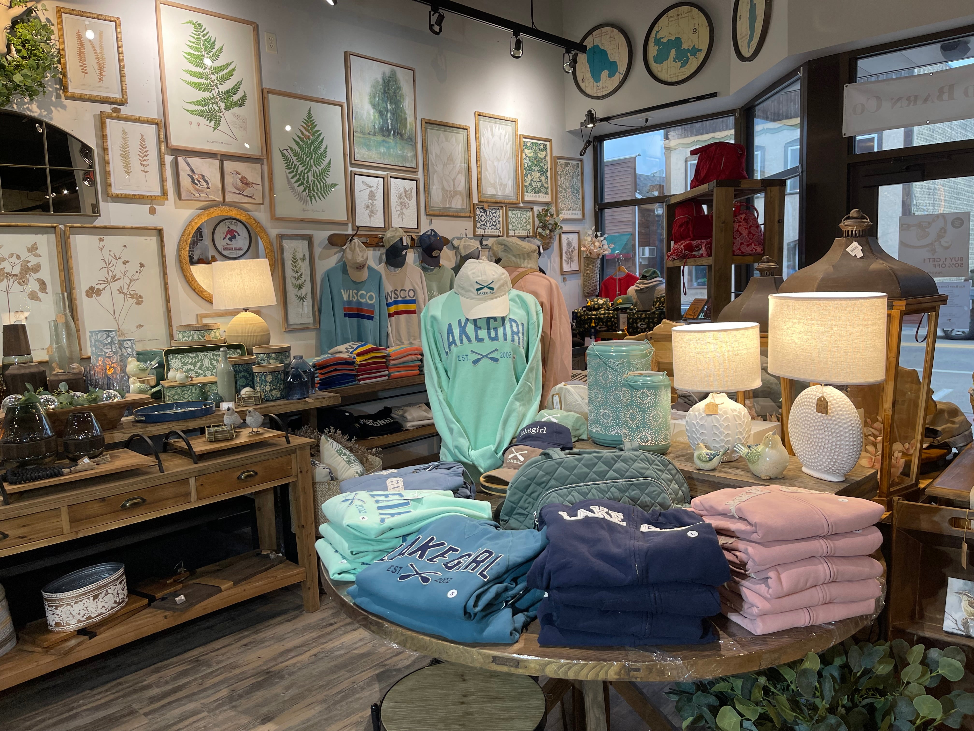 red barn dress store Dressbarn Closing All 650 Stores