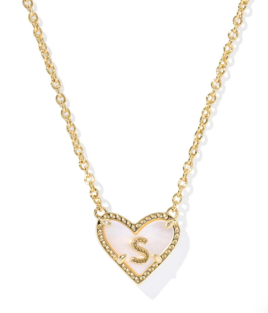 ARI HEART LETTER SHORT PENDANT NECKLACE - S