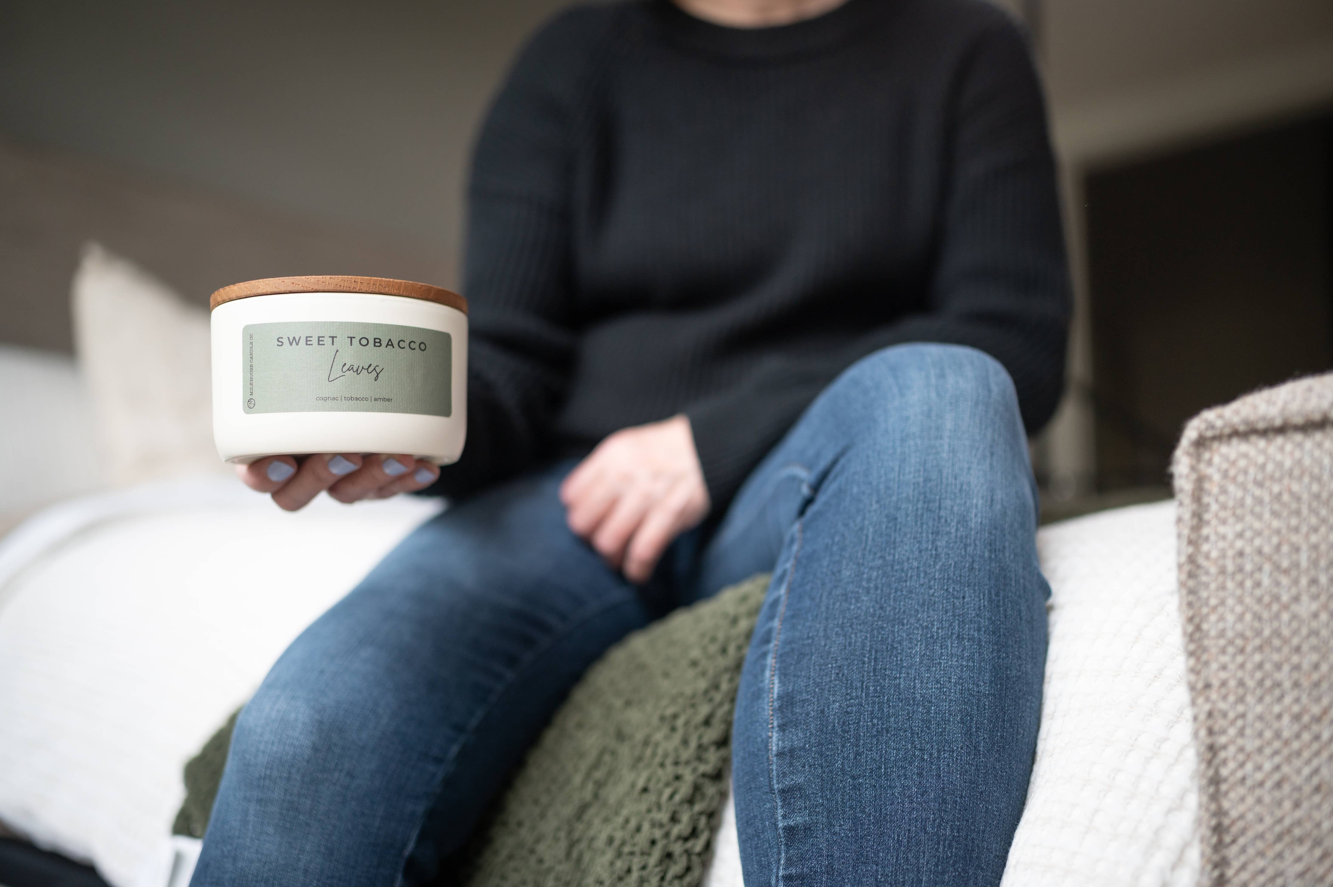 Sweet Tobacco Leaves | 10 oz Statement Candle