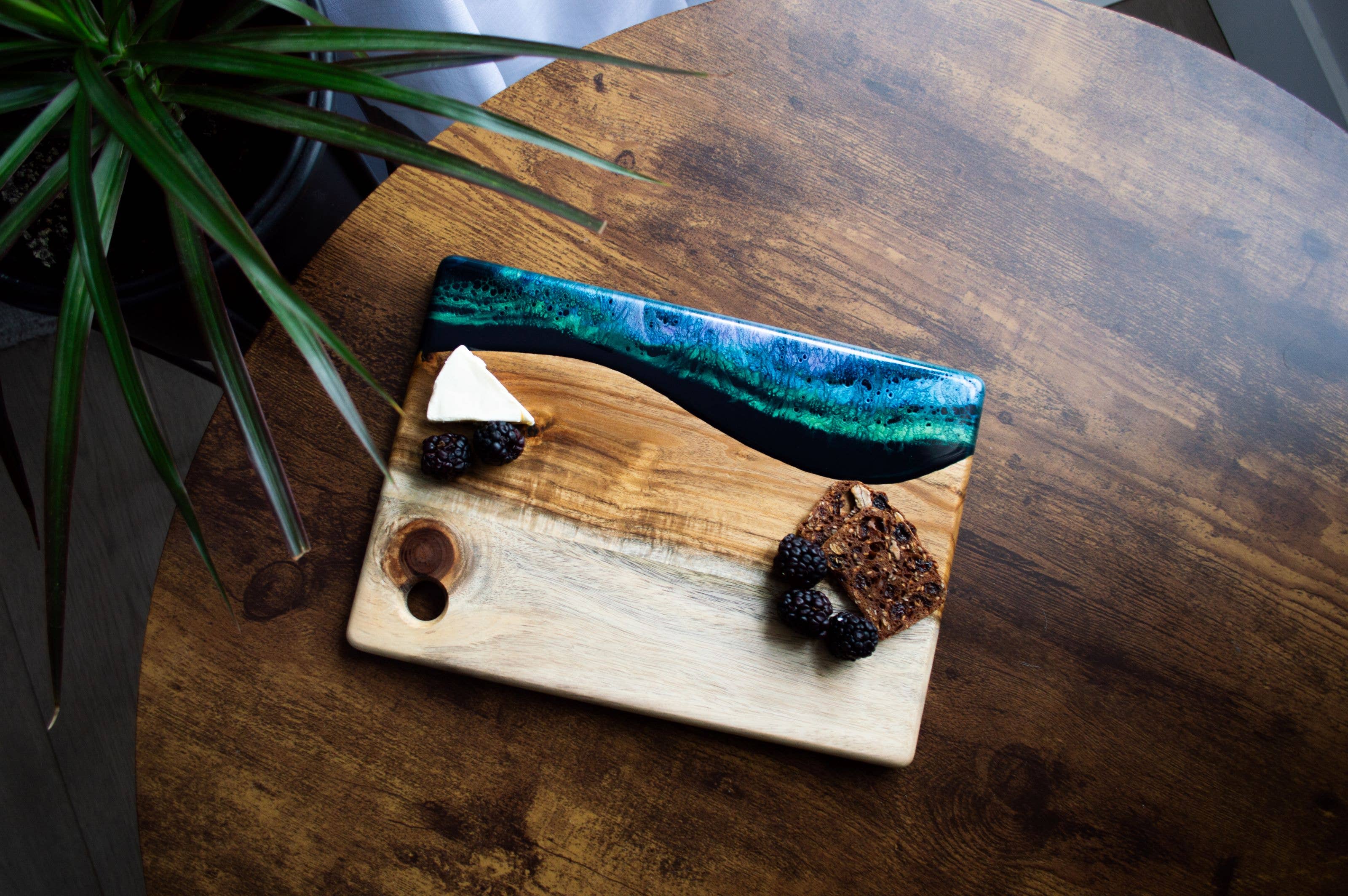 Northern Lights Collection Bread Board (12"x18")