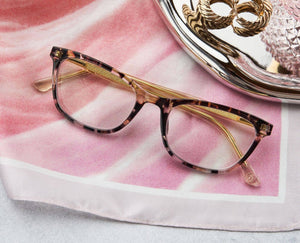 Winnie (Blue Light): Sand Quartz/Taupe / Reading