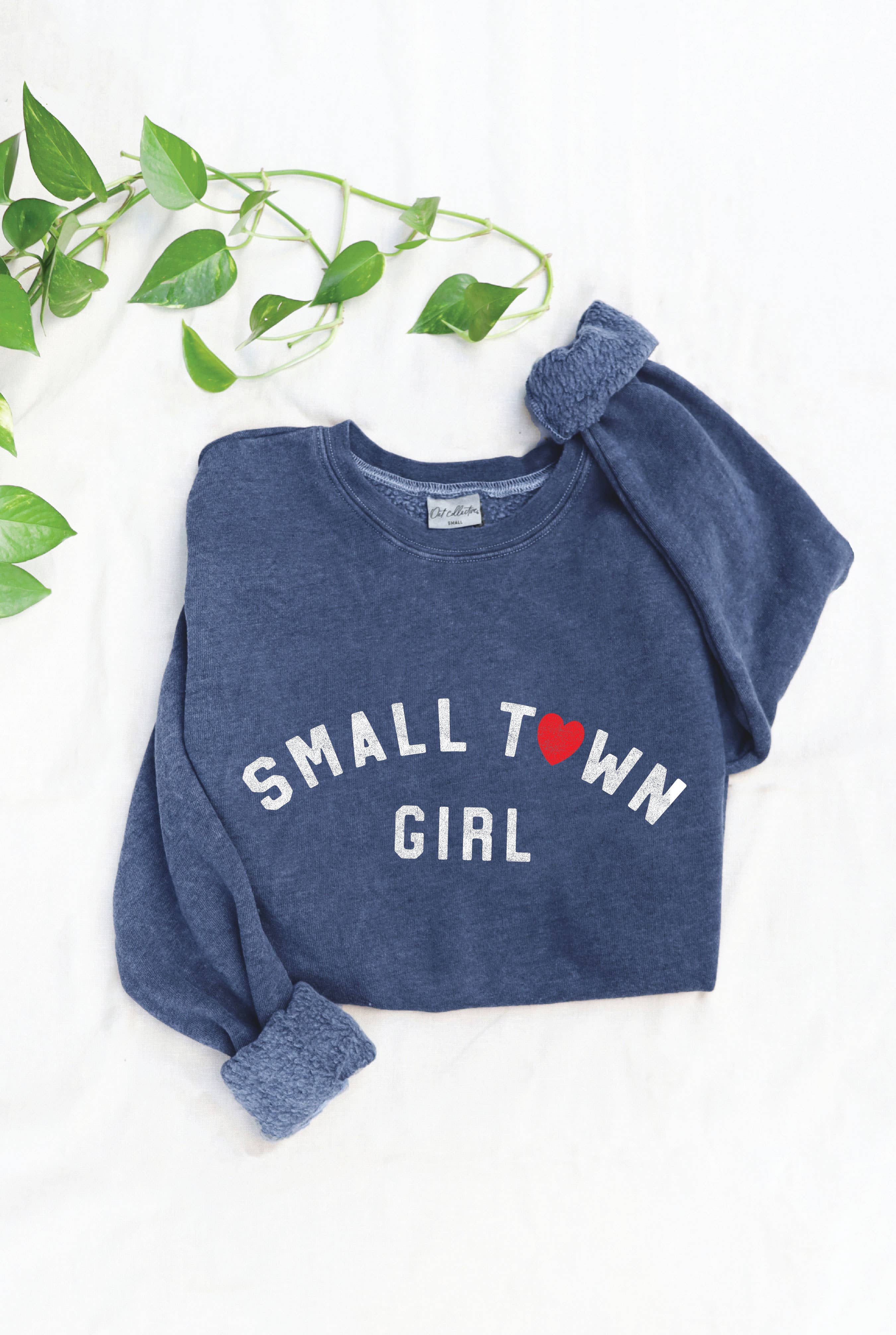 SMALL TOWN GIRL Mineral Graphic Sweatshirt: VINTAGE BLACK / L