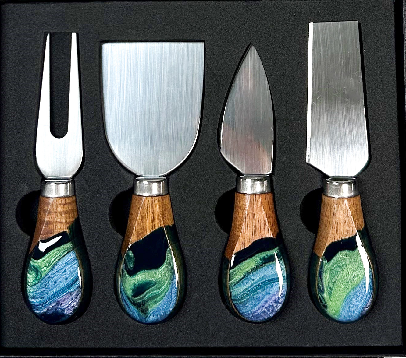 Northern Lights Collection: Resin Cheese Knife Set