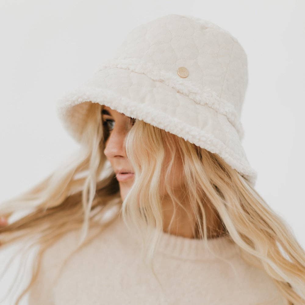 Slope Style Quilted Fur Trim Bucket Hat: Cream