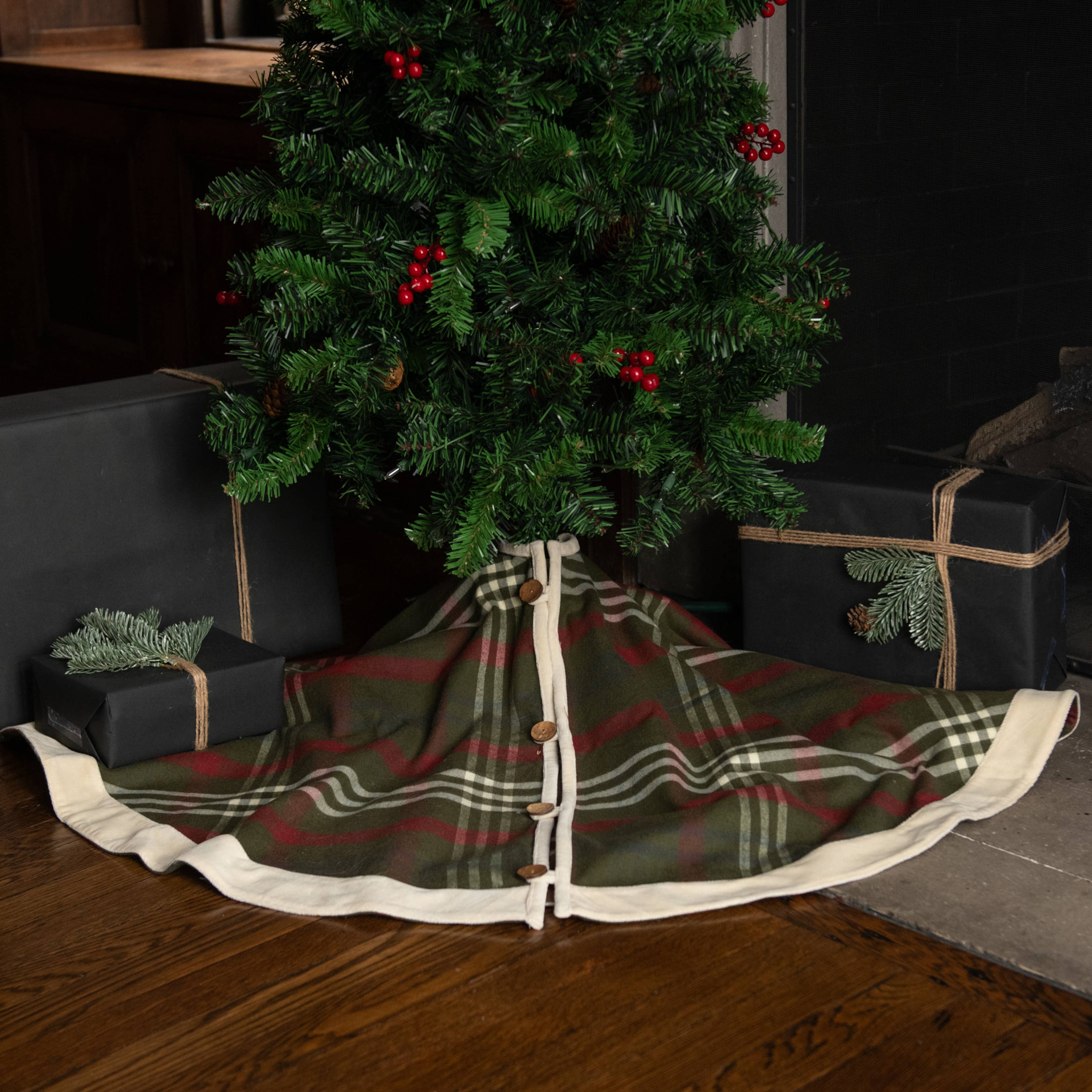 50" GREEN, RED & WHITE PLAID TREE SKIRT